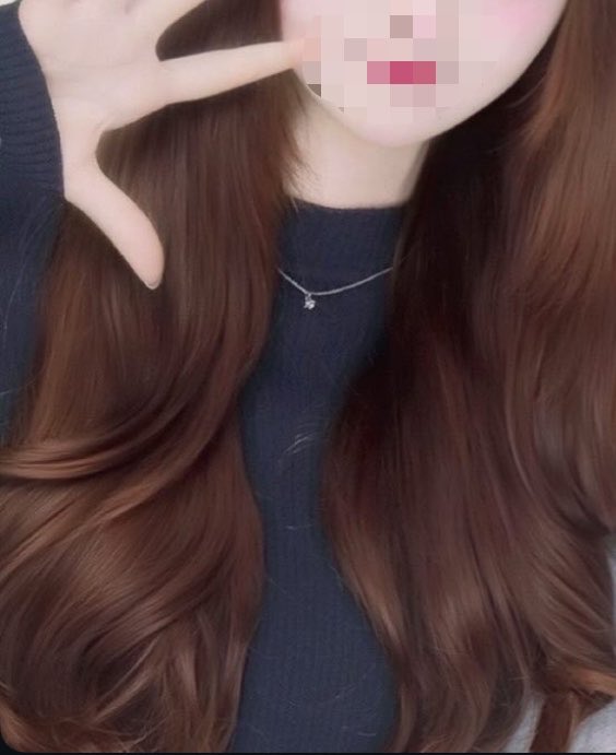ahyeonsaranhe's tweet photo. 黒髪にするかこの髪色のままにするか悩む🤔🤔 https://t.co/S4dQPT1vl4