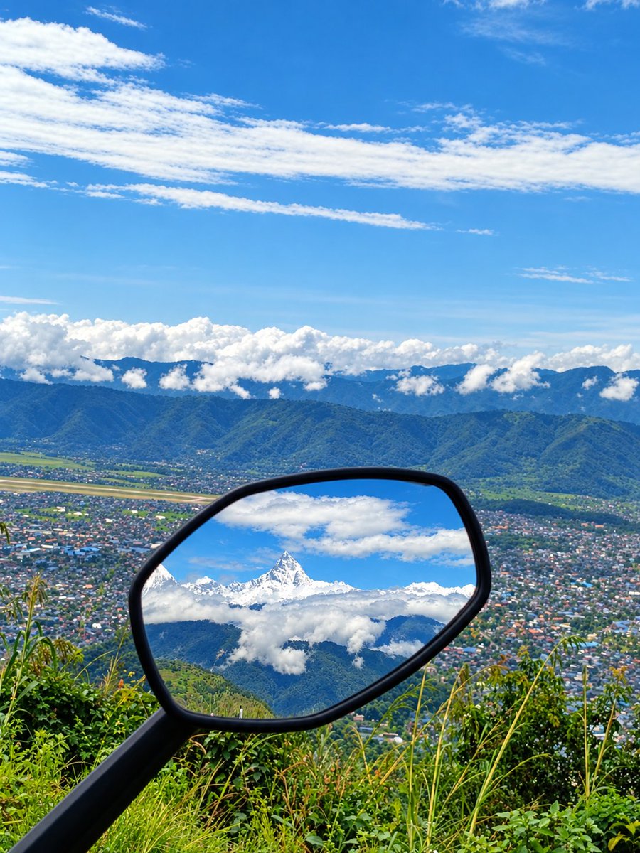 doctorsapienss's tweet photo. दर्पण छायाँ: Objects in the mirror are closer than they appear.
#cannotstopposting
#toobeautiful https://t.co/KJx2GQprNH