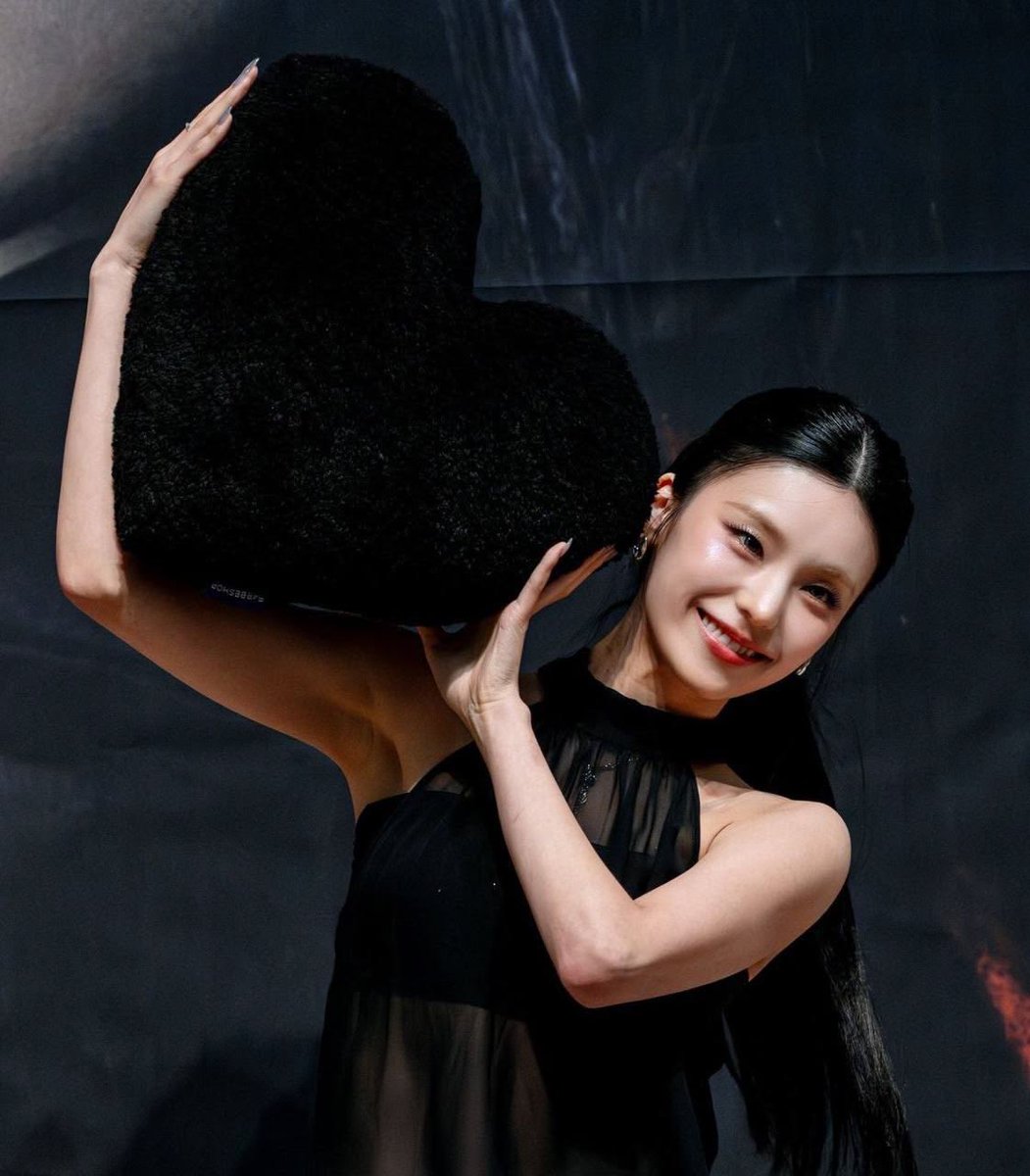 yeji_midzyfury's tweet photo. [AAA 2026] SOLO (FEMALE) DEAL FOR YEJI 

▶️ Follow @i_love_ichamp
▶️ Like and RT @i_love_ichamp pinned tweet 
▶️ Drop proofs
▶️ Like and RT this tweet

👇 Votes depend on engagement - up to
1k RT + 1k likes + 500 proofs = 500 votes (10k❤️)

⏰ Deadline 30.09.26 20:00 KST https://t.co/iONfkWvHwp