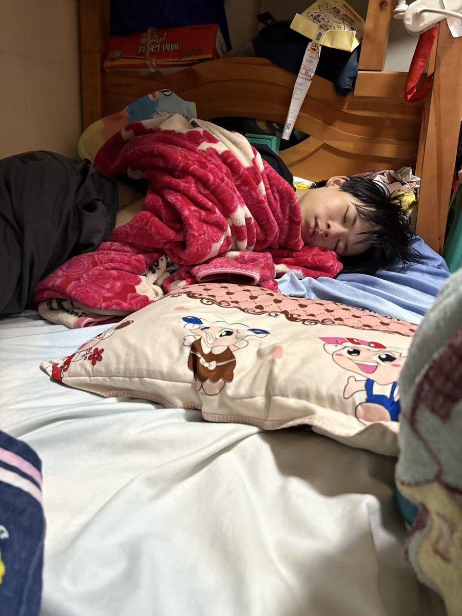 dyjzssb's tweet photo. 睡前🦌一发真是美滋滋 https://t.co/tzh7wXjgvk