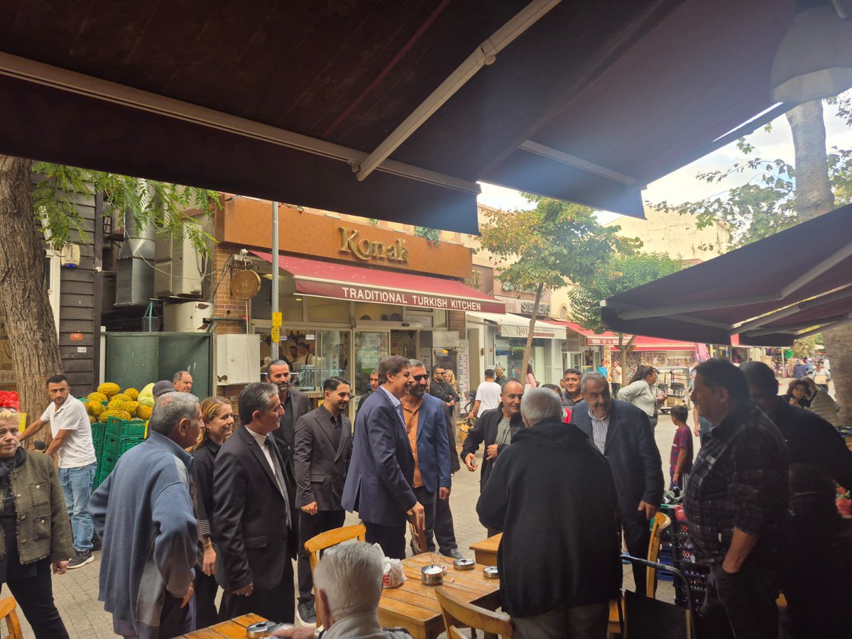 AdalarAkparti's tweet photo. İstanbul Milletvekili 
Sn. @azmiekinci34  Türkiye Yüzyılı Buluşmaları kapsamında Büyükada Mahallemizde esnaf ziyaretleri gerçekleştirdik.

Esnafımızla bir araya gelerek sohbet ettik, görüş ve değerlendirmelerini dinledik.

Türkiye Yüzyılı Buluşmaları İstanbul 

@kemalturkyilmz
@sinasen1 
@zeynettin_aydin 
@abdullahozdemir 
@akpartiistanbul