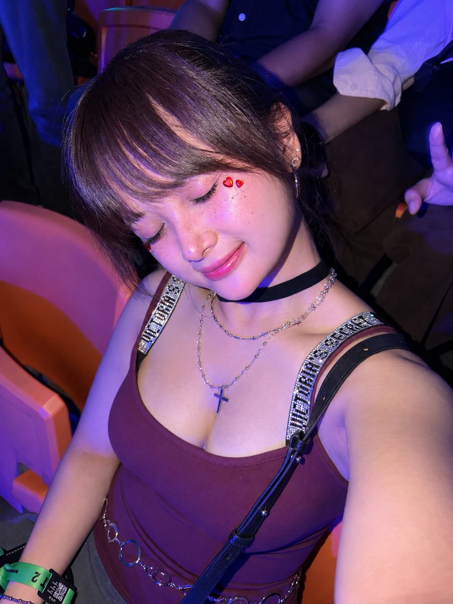 holypmv's tweet photo. fkkkk i love this gurl so baddd,im gonna rape u bitchhh https://t.co/M6Gdes2MWk