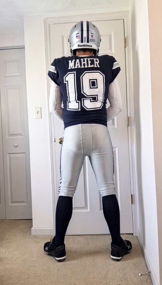 GearguyPA's tweet photo. I don’t care much for the cowboys but I do think their uniforms look pretty ok. #footballgear #footballpants #gearfetish https://t.co/Dg1vlVZKJW
