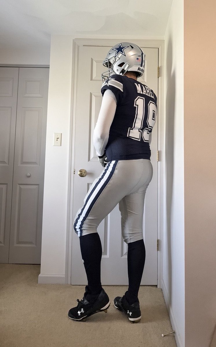 GearguyPA's tweet photo. I don’t care much for the cowboys but I do think their uniforms look pretty ok. #footballgear #footballpants #gearfetish https://t.co/Dg1vlVZKJW