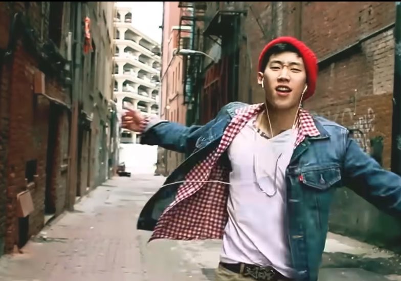 aomgh1ghrarea's tweet photo. The first photo Woojin posted with the caption “…..soon……” is the same street Jay Park filmed Joah in 2013. Looks like Lngshot filmed something there too 🥺 it’s a special place for Jay Park and Jwalkerz https://t.co/FylKCXqrUZ