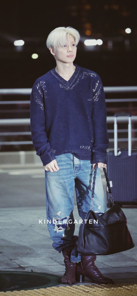 kin_718's tweet photo. 2026.09.27
인천공항 태민🖤💙
still your runway 

#태민 #TAEMIN #テミン #泰民 https://t.co/8RqukTsr63
