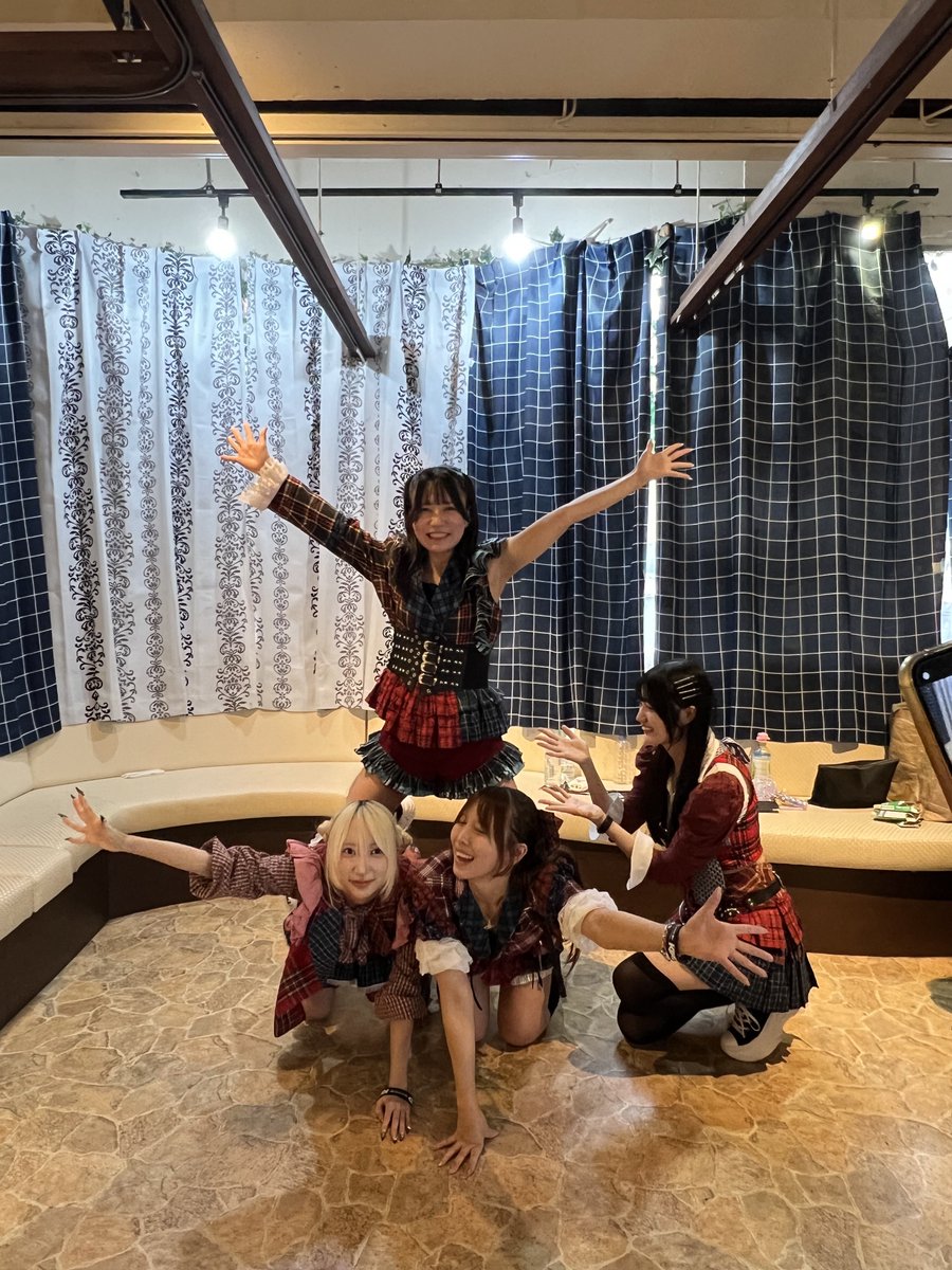 Ao_bmt_O's tweet photo. 2026.09.27

#KIKO の10秒のやつ

🎂Happy Birthday 🎂

💙アタフタユメナ💙

素晴らしい一年になることを願ってます！！

⚠️ミカゲナギとチャンバクの両名はすすんで土台になってます。決してアタフタユメナから強要されたわけではありません。⚠️ https://t.co/ji0CKr1rCp