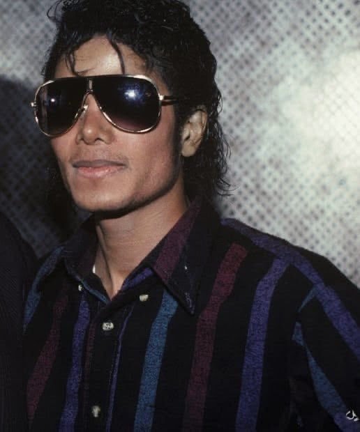 kemychael's tweet photo. oh i’m hopelessly wrecked wdym my favorite look of his of all time has an undone button version… i’m going to explode https://t.co/Jlyco80bCY