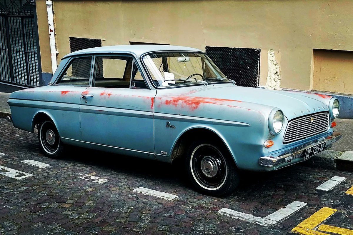 TomasaGure4c's tweet photo. Walking through Paris is rewarding... Ford Taunus 12m https://t.co/p7tcgxA8TY
