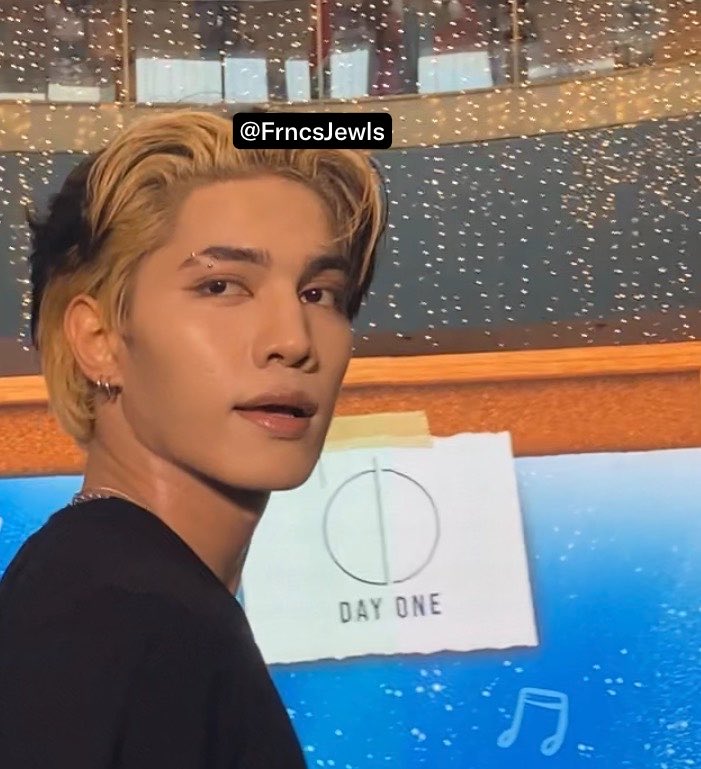 FrncsJewls's tweet photo. sofer ganda ng quality kahit ss sa video lang and nahagips lang siya (was doing an 11 fancam and couldnt resist na ibidyo si dyes https://t.co/J0PFnl6BG2