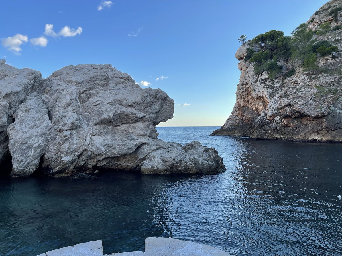 Mikeyksmith10's tweet photo. Dubrovnik GOT…… “SHAME!!” https://t.co/ij3ckNDLwd