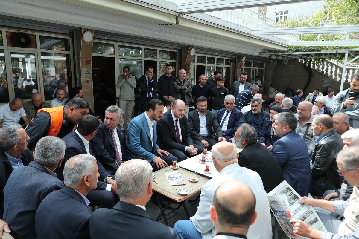 abuyukgumus's tweet photo. Türkiye Yüzyılı Buluşmalarımız kapsamında Kağıthane ilçemizde;

📌 Hamidiye Ulu Camii eşrafıyla çay sohbetinde buluştuk.

📌Girne Caddesi’nde faaliyet gösteren esnafımızı ziyaret ederek hayırlı işler diledik.

📌 Sivas Koyulhisar Boyalı Köyü Derneği’nde hemşehrilerimizle hasbihal ettik.

📌 Hamidiye Mahalle Başkanlığımızda dava ve yol arkadaşlarımızla çalışmalarımızı değerlendirdik.

İstanbul’umuzda mahalle mahalle, sokak sokak hemşehrilerimizle gönül gönüle olmaya devam ediyoruz. 🇹🇷

#TürkiyeYüzyılıBuluşmaları