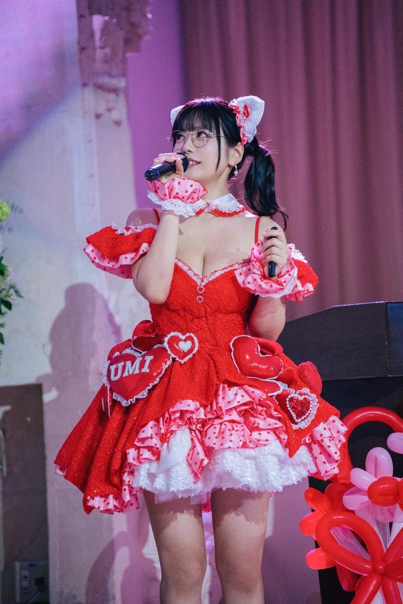 10toyaayana15's tweet photo. #東雲うみ ちゃん(@sinonome_umi)による東雲グリーンをイメージした生誕祭ドレス姿はティアラ等の豪華な装飾も相まって大人な雰囲気を纏っていた姿はとっても美しかったです💚
一昨年🩵→昨年❤️→今年💚と日々成長するうみちゃんの一瞬を目に焼き付けただけでとても幸せでした✨️
#東雲うみ生誕祭2026 https://t.co/1UfzfI2GcD