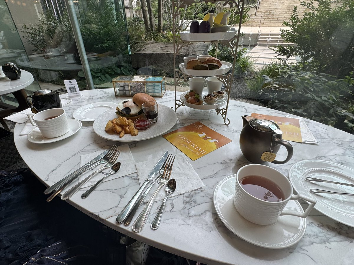 Lo851yu's tweet photo. 本日はロルカナから離れて茶をしばいてきました🫖
友達のちいかわ店舗巡り手伝いながら(先行抽選や整理券で入れないトラブルあり)もお買い物🥺
次はヒルトンアフヌン目指す❤️‍🔥 https://t.co/hKzlXdMAHP