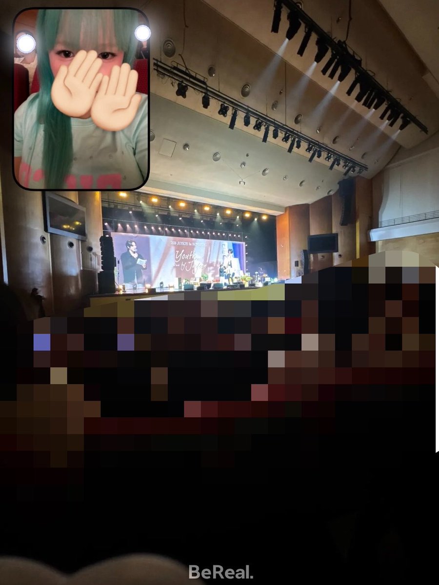 731_9irl's tweet photo. 🤦‍♀️🤌😁💸🎫
ㄴ무슨 맨날공연장에계시네 https://t.co/1Ol5cTHPn3