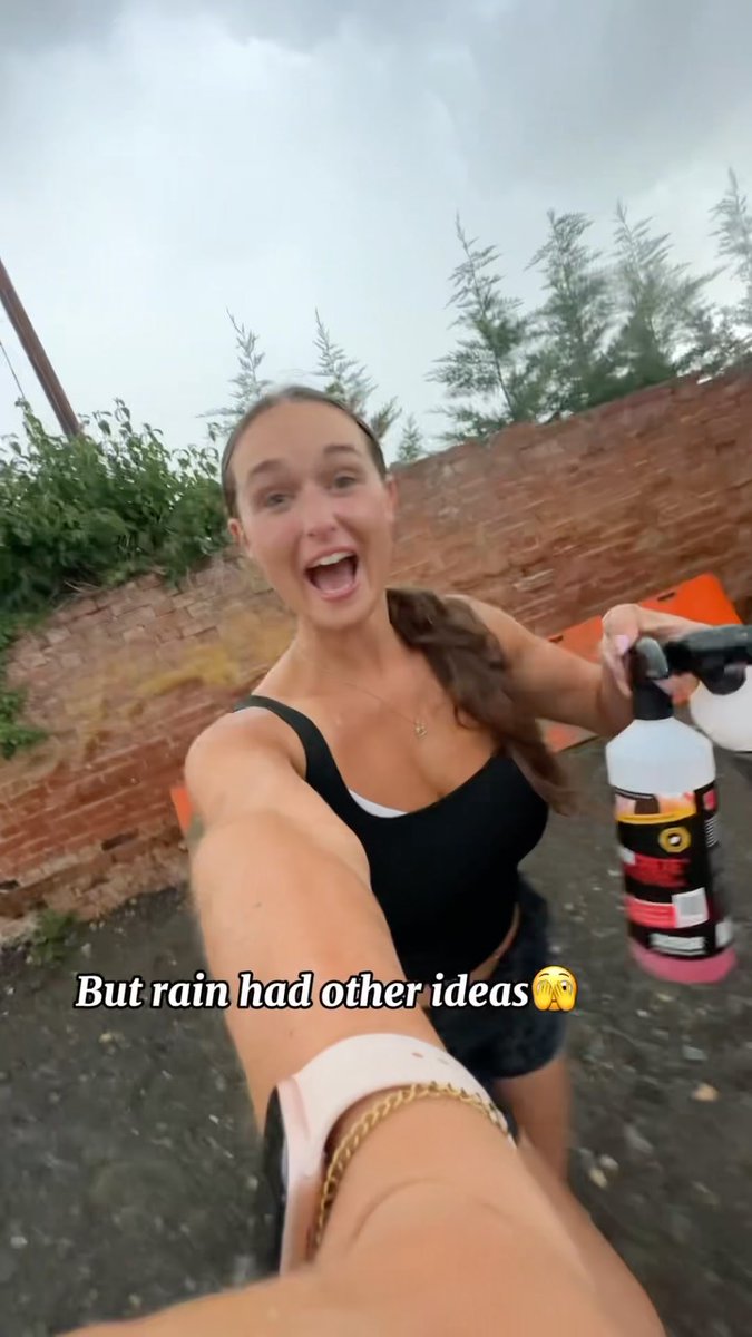 TommyRigaud's tweet photo. Eradicrete Spray vs. mortar board mess 💪 Use “faith10” for 10% off. Clean-up was going perfectly—until the rain and storm showed up! 😂 https://t.co/jYvieR2fo1