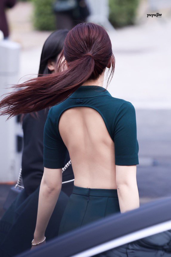 44yujinie's tweet photo. cant wait to see her pfw outfit this year

#ANYUJIN #LACOSTE
#LacosteSS27 #PFW https://t.co/M8FTgnSfBr