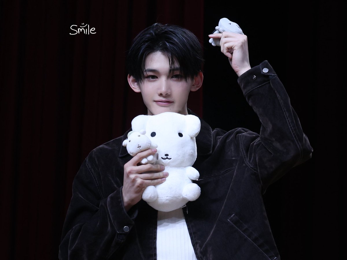 smilee0708's tweet photo. 260927 Mark on Me 韓国対面ファンサイン会
withmuu FANSIGN
JOはかわいいわんこ🫶🏻
#ジョウ #JO #죠 #앤팀 #andTEAM https://t.co/rkHf2y8ynv