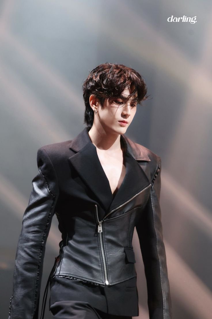 Prettyboytawi's tweet photo. That waist 🔥

#sea_tawinan https://t.co/Gwz7aiIEba