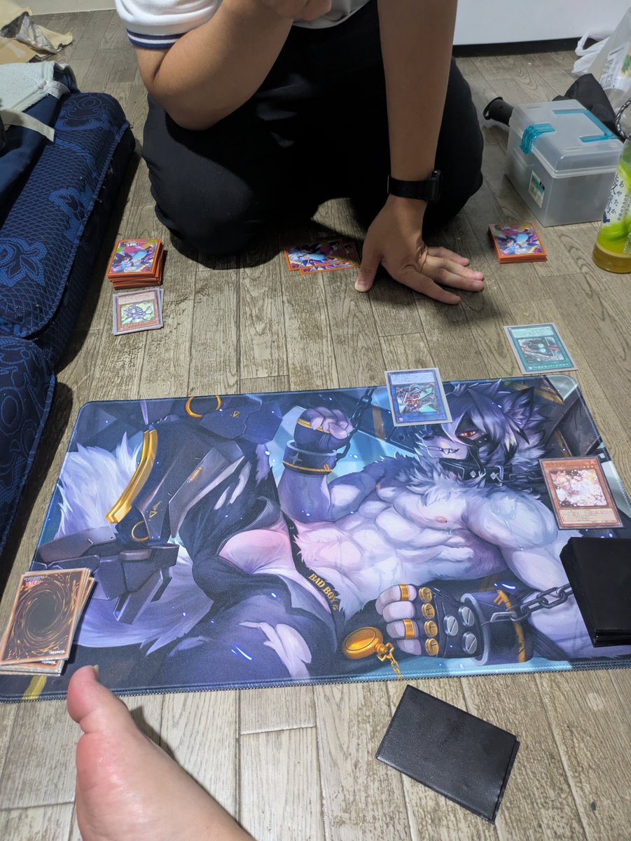 kirakilastar's tweet photo. 遊戯王やってる https://t.co/yxkV586JPP
