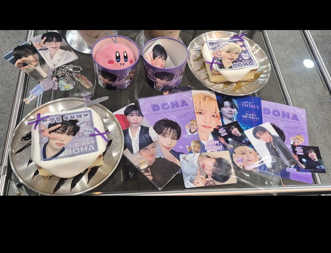 js_1120_111's tweet photo. センイルカフェに行ってきた💜
本当に幸せ空間過ぎた…💜
ドハ可愛すぎる💜
💜생축💜 https://t.co/yNQRi6PmMP