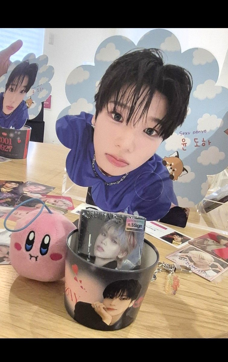 js_1120_111's tweet photo. センイルカフェに行ってきた💜
本当に幸せ空間過ぎた…💜
ドハ可愛すぎる💜
💜생축💜 https://t.co/yNQRi6PmMP