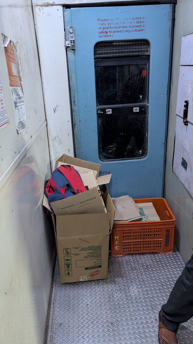 Sheshikanth25's tweet photo. Is this allowed? How do Passenger board and deboard?  @SCRailwayIndia 
@drmsecunderabad 
@gmscrailway 
@srdom_sc 
@SrDCMSC 
@RailMadad 
when asked the IRCTC person his answers was we don't have any other place to keep our items ? 
Trains : 12764 padmavati express 
Coach :S1 https://t.co/RZTQDCMvhJ
