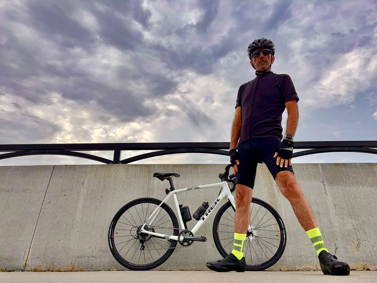 myke237's tweet photo. Hi-Vis Sock Game for Violet Skies
Color Violet 🎼 Ride your own story.
#i_walk #i_bike 👣🚲 #trekbikes #kansascity #bontrager #BooneRSL #selleitalia #cycling #bikinglife #michelin #giro #Oakley #twinsix #rideyourownstory https://t.co/t28jMyDjEh