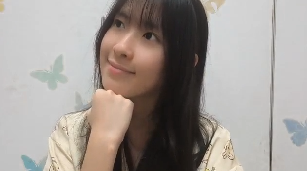 Xixixixixixi007's tweet photo. MAACIIII LIVE NYAAAAAA @Heidi_JKT48 💜💜💜

Cie MABA :v KWKWKWKWKWK
#NewAgeNewMe XIXIXIXIXI

Dah sana tidur cepetttt belajar tidur cepatttttt + STOP PEGANG HP beneran KWKWKWKWKWK https://t.co/dXHwRA1ucs