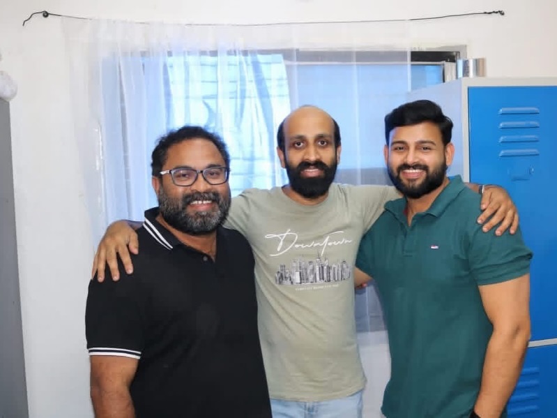 OscarTrude's tweet photo. Friendship anklet. I met Arun through my dear friends Nushban and Sham Bhai. The applause after Kolus premiered on the big screen at Royal Plaza Mall was truly inspiring. Everyone was brilliant, and the effort behind the film was evident. Waiting https://t.co/VzQdXsqbwR