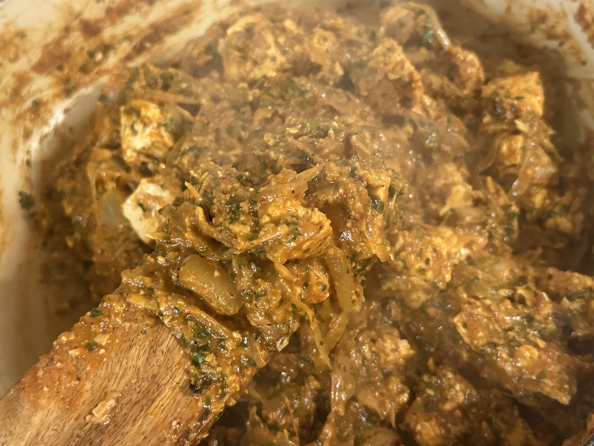 SkinnerPm's tweet photo. Made Hyderabadi wedding curry with tofu:
Toasted almond flour &amp; coconut. covered tofu with spices. Cooked up onions. Then kinda-puréed ginger/garlic, add to pan. Add soy sauce, sambal olek, chili powder, lots of fresh cilantro &amp; lots of dried fenugreek leaves. 
So damn good https://t.co/e0eK6aH3Hl