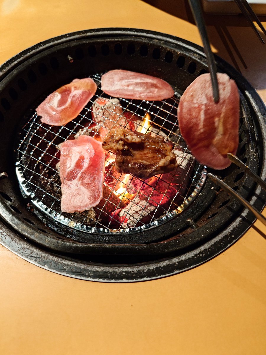 syakepp's tweet photo. 焼肉でした https://t.co/vrdr0EfS90