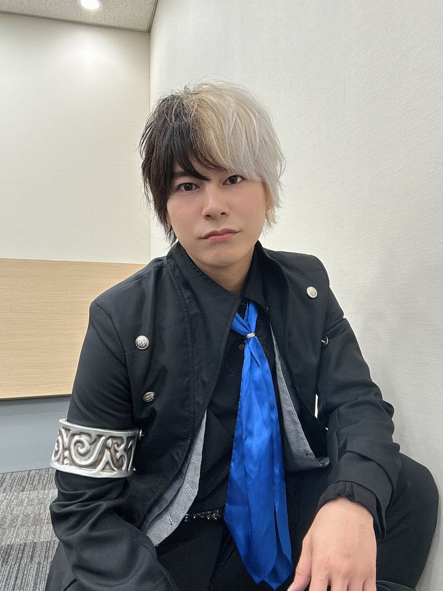 0722Ikeda's tweet photo. 握手・無限撮影会ありがとうございました！

この衣装肩周りがなかなかパツパツ。

筋肉が育ってる。

さあ落ちろ！体脂肪！ https://t.co/wc8rlNeXzy