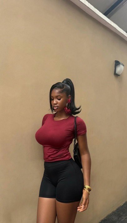 theyfwoc's tweet photo. Praise is the prettiest female X influencer no cap https://t.co/CslM0M9rFq