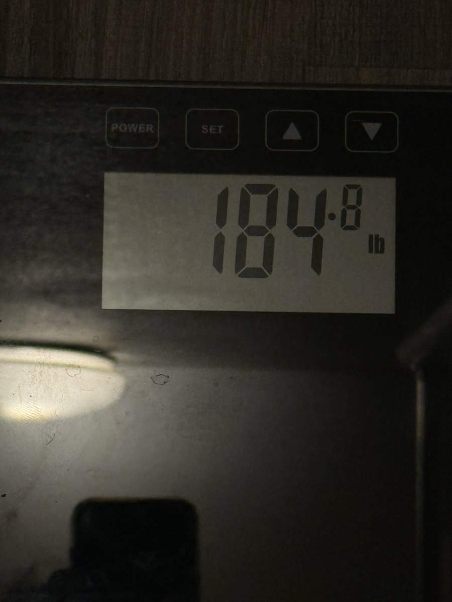 Lambysdiary's tweet photo. My cat finally ate after 4 days last night and I weighed in a lil over 2 lbs less. I was 187.6 . Life’s getting a tiny bit better. Once I pay rent I’ll feel even more better and I can go back to just focusing on weight loss yipppeee! Me and my bf are doing kinda eh tho.. :,( https://t.co/YQH2WoXP4E