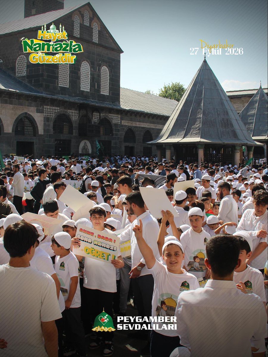 PSevdalilari's tweet photo. Namaz, hayatımızın en güzel düzenidir.
Çocuklarımızın küçük yaşta namazı sevmesi, camilerle gönül bağı kurması ve bu güzel alışkanlığı hayatının bir parçası hâline getirmesi için #HayatNamazlaGüzeldir. https://t.co/QgkuuCdeYi