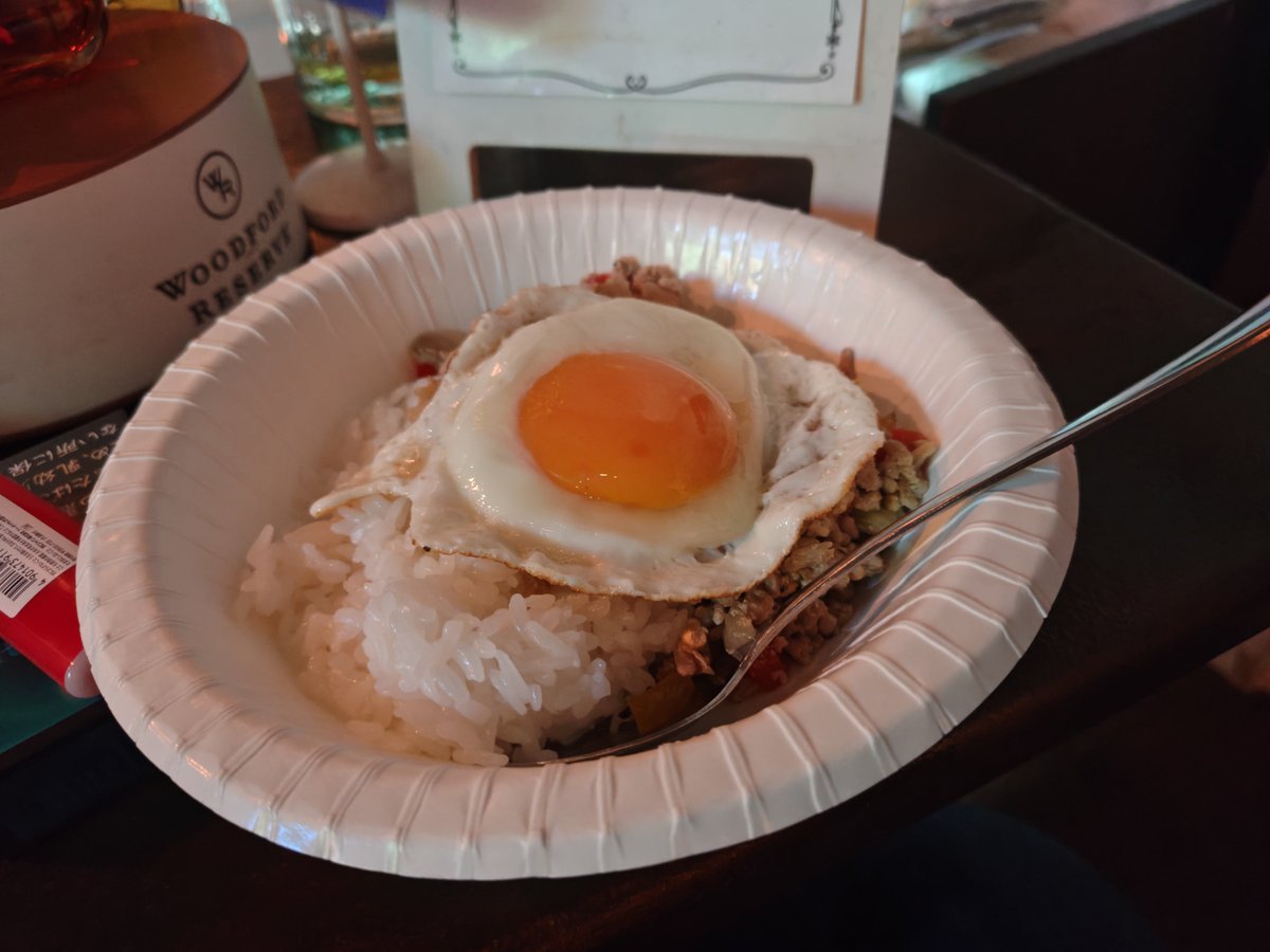 Ginga1218's tweet photo. ひよこ堂の大会後、すんなり帰るつもりだったのだけれども、美味しそうなポストが流れてきたので寄り道
BAR78さんへ
酒寄美咲p1人番デー＆酒寄飯デー(ガパオ)ライスは持ち込み推奨(笑)

久しぶりの月末酒寄1人番デーに顔見せしてきた
お腹も空いてたので、ガパオライス食べに、これが激ウマでした
滝行の話したら、動画あるみたいで、後でゆっくり見ようと思います
また顔出すね〜
