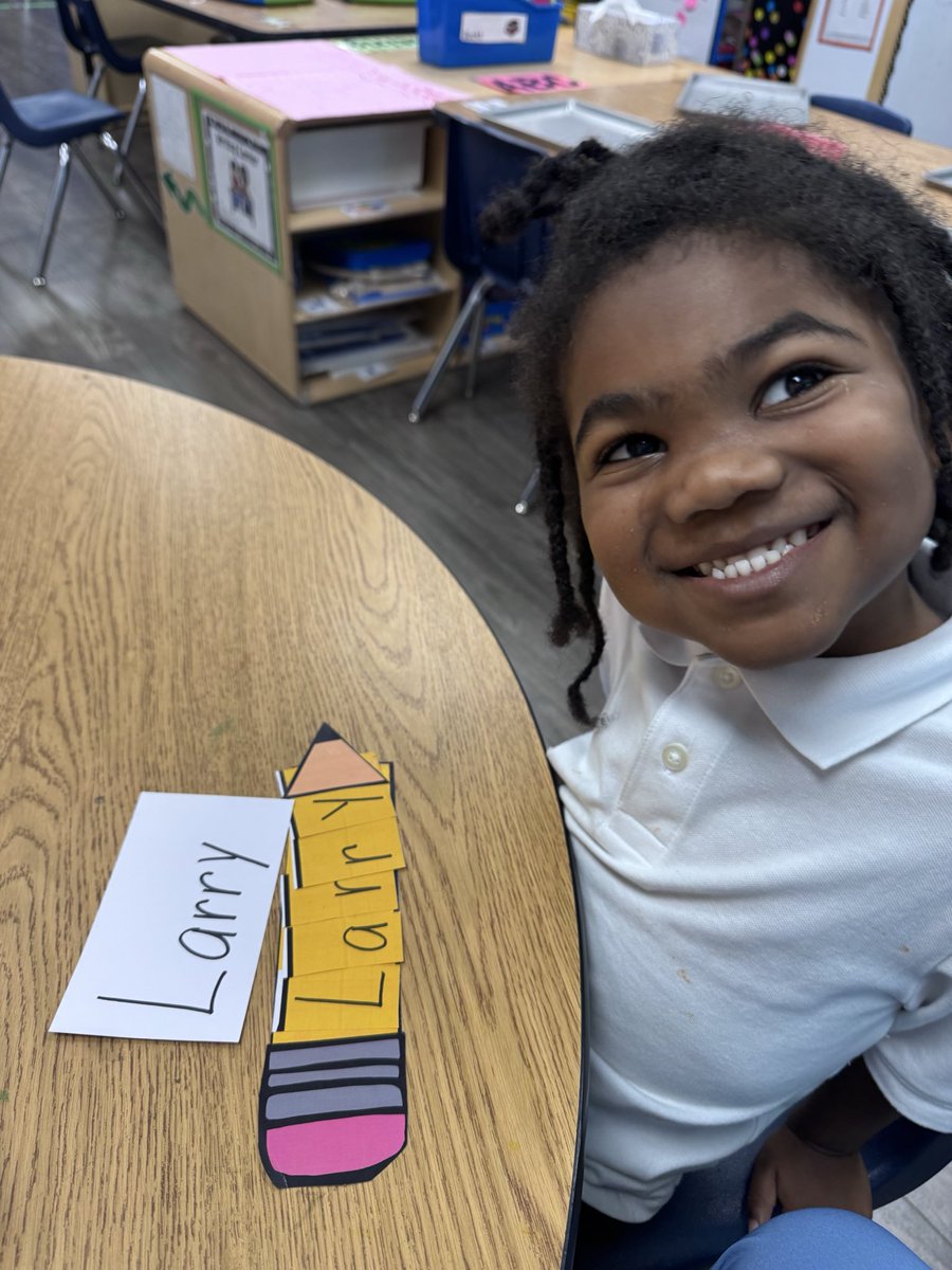npinilla1's tweet photo. #RISD #Prek #NamePuzzle Part 1 placing the letters in our name in the correct order. ✏️  Part 2 writing our names in the correct order coming soon! 🫶🏽 #WeCanDoHardThings https://t.co/nGIoOix40R