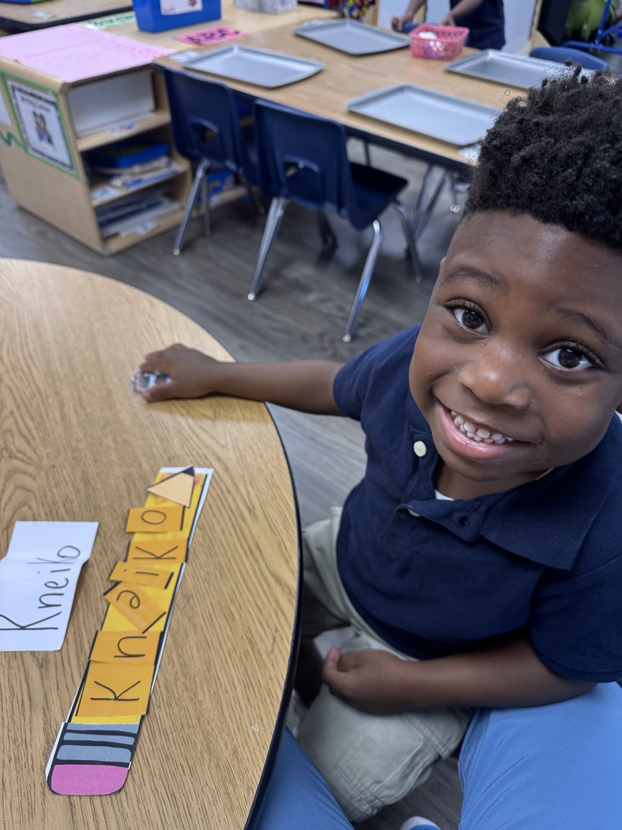 npinilla1's tweet photo. #RISD #Prek #NamePuzzle Part 1 placing the letters in our name in the correct order. ✏️  Part 2 writing our names in the correct order coming soon! 🫶🏽 #WeCanDoHardThings https://t.co/nGIoOix40R