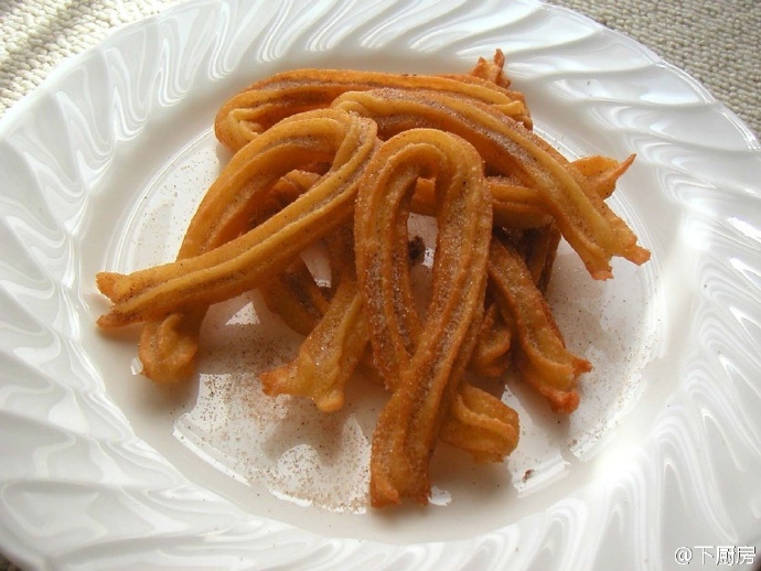 Frederickajzron's tweet photo. Churros crujientes con chocolate caliente, el mejor antojo callejero de la tarde! Perfecto para compartir o disfrutar solo , https://t.co/CUHn5kPwcD