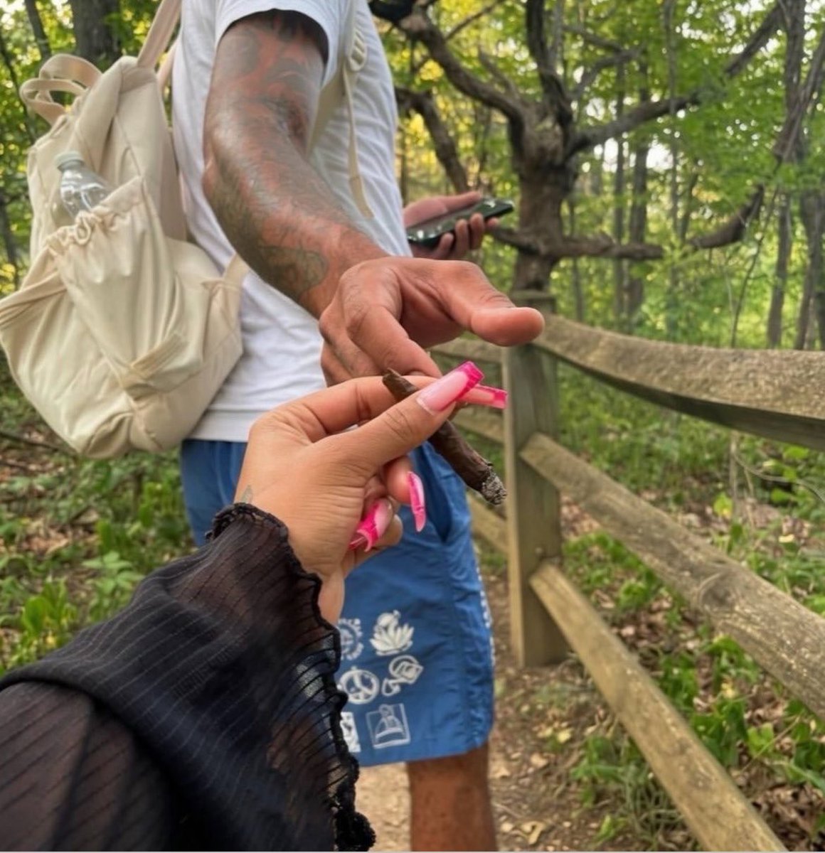 _roddymuller's tweet photo. Nature + your person = peace. https://t.co/WuNsrRHP0T