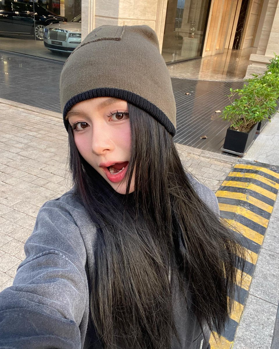 GlitterQueen99's tweet photo. 夢を追いかけるのに遅すぎるということは絶対にない。みんなはどう感じる？ 💖💬
okx https://t.co/mHrfpuvzvK