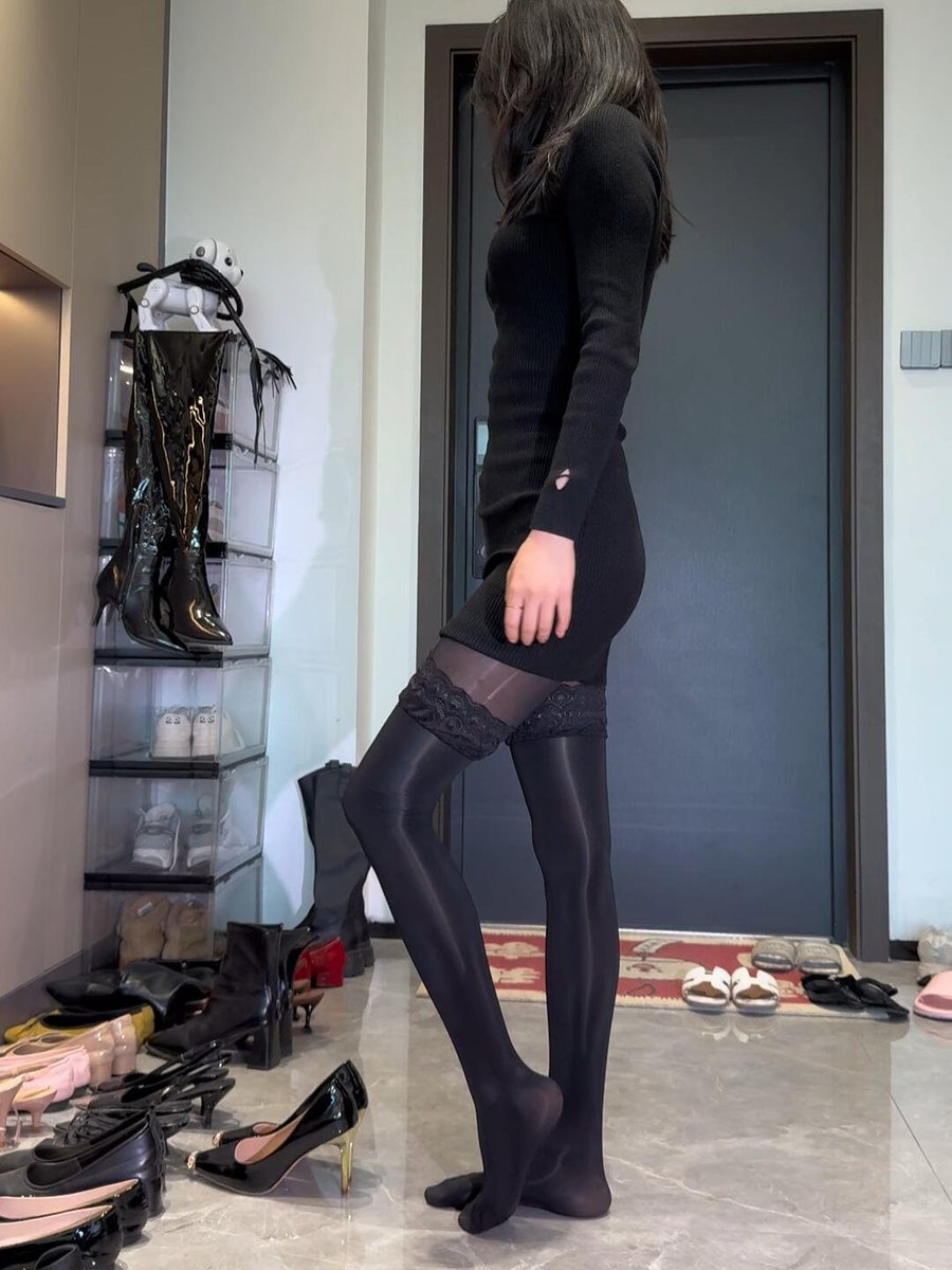 Milas791681's tweet photo. 这套明天发视频版的 我的粉丝们快回来😭 https://t.co/wLTgLr7gmn