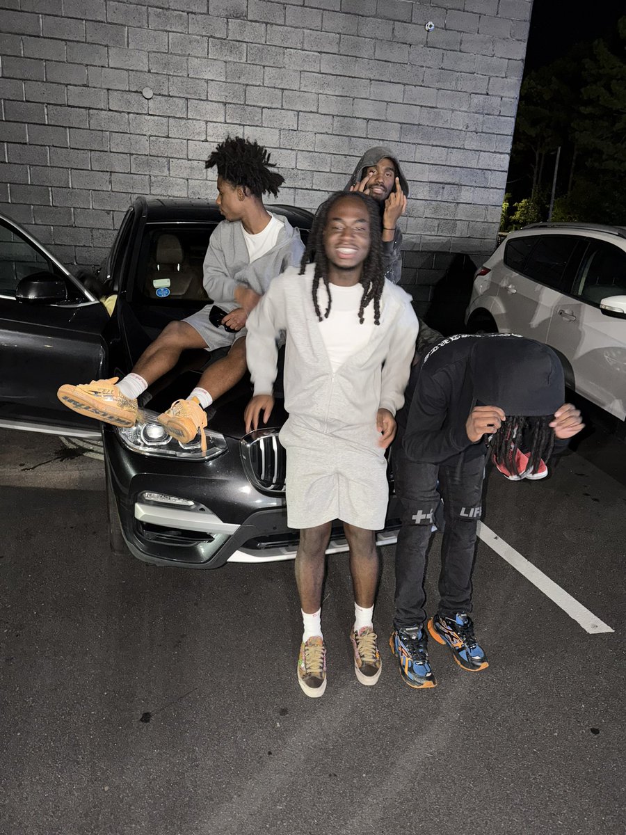 jayybuckz_'s tweet photo. Mi familia🫶🏽 https://t.co/FnBSPkyVCk