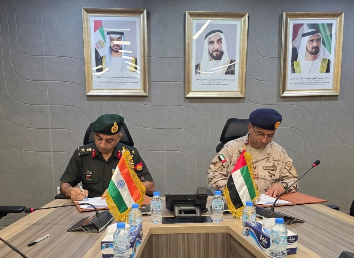 armylover247's tweet photo. #DefenceCooperation 🇮🇳📷#AAST were held in Abu Dhabi. Both sides reviewed existing defence cooperation, with focus on sharing best practices, expanding professional exchanges and enhancing participation in courses and workshops in India.

https://t.co/y0KioDeoZn