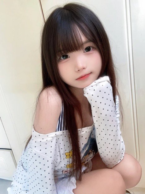 KalineRyan88812's tweet photo. 才高中就这样大了每天被同学乱摸  心里觉得还蛮刺激的 #女高 #母狗 #反差 https://t.co/sk5G2cVCJV