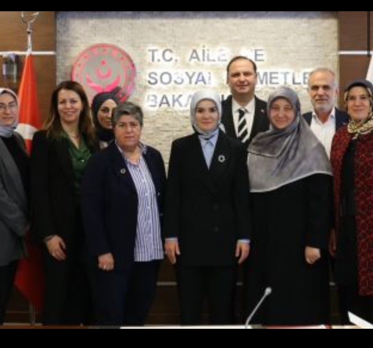 Ahmt3406ahmt's tweet photo. @muhsindogru_19 Kadın örgütleri, feminizm, lgbt ve onlara verilen ayrıcalıklar, kanuni haklar ülkemize derin yaralar açtı https://t.co/zJYiC0v153