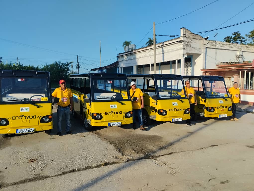 JatDpto's tweet photo. #Jatibonico estrena primeros taxis #EcoMovil . Una apuesta del municipio por la resiliencia energética y la mejora de los servicios públicos. Modernos, eficientes y respetuosos con el #MedioAmbiente. 
#SanctiSpíritusEnMarcha https://t.co/VEcHfaxOId