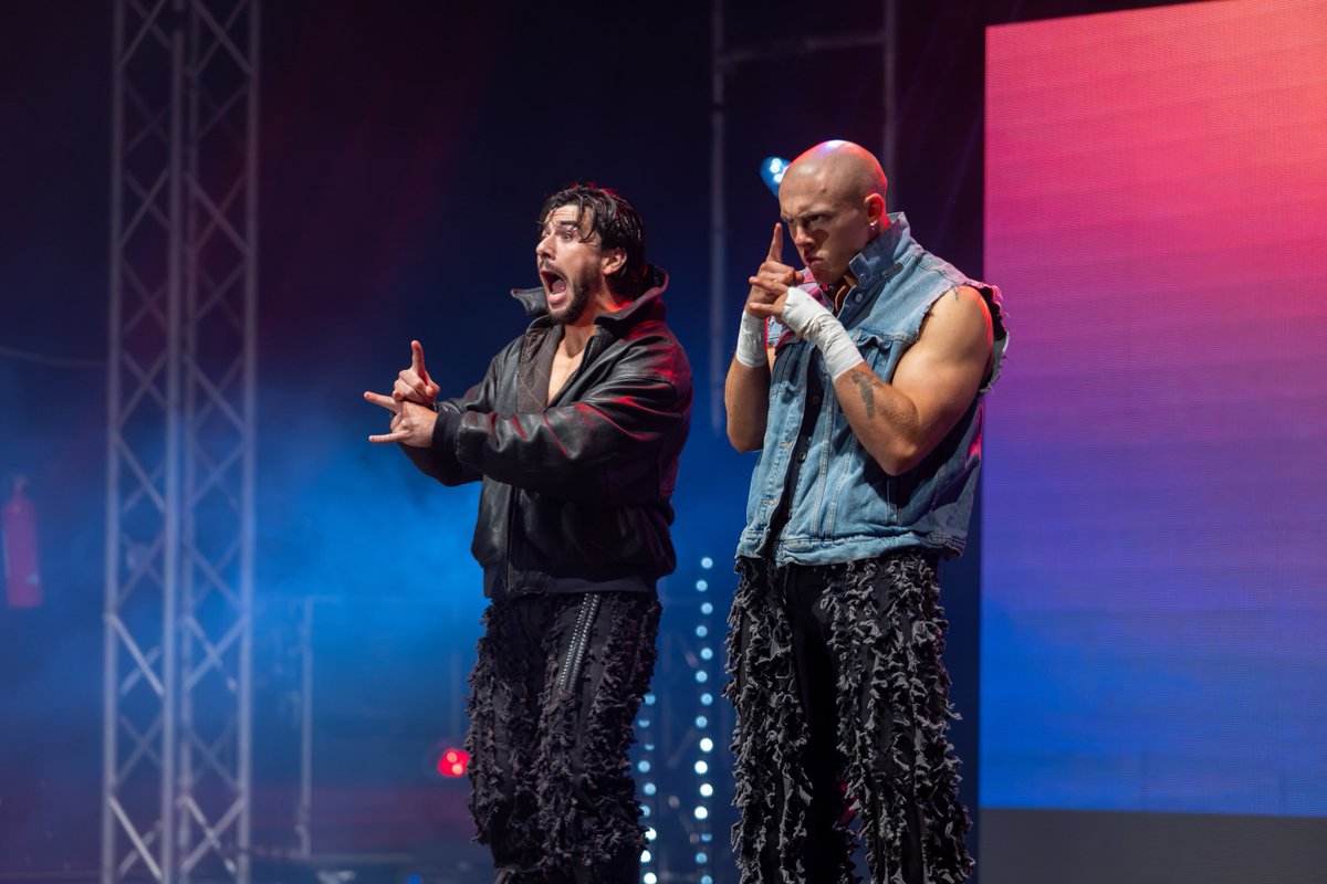 GSKStarfighter's tweet photo. Sinner and saint are nuts 🙏🏽🦾 
📸 @KennyEvil https://t.co/JA0KPtKgQt