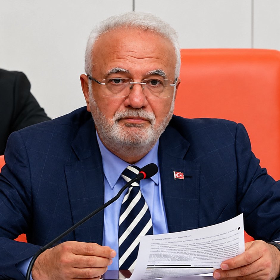 ajansmuhbir1923's tweet photo. AKP’li Mustafa Elitaş: “Emeklilerin sorunu var, biliyoruz.” https://t.co/mWpW35FQaF
